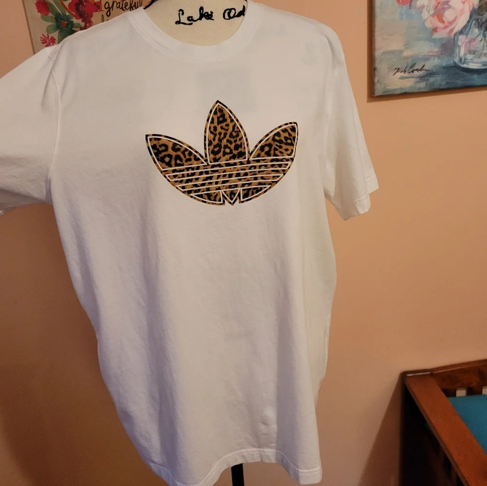 Adidas Trefoil Leopard Print Unisex Tee, Men's L, Women's XL, EUC, Extra Clean